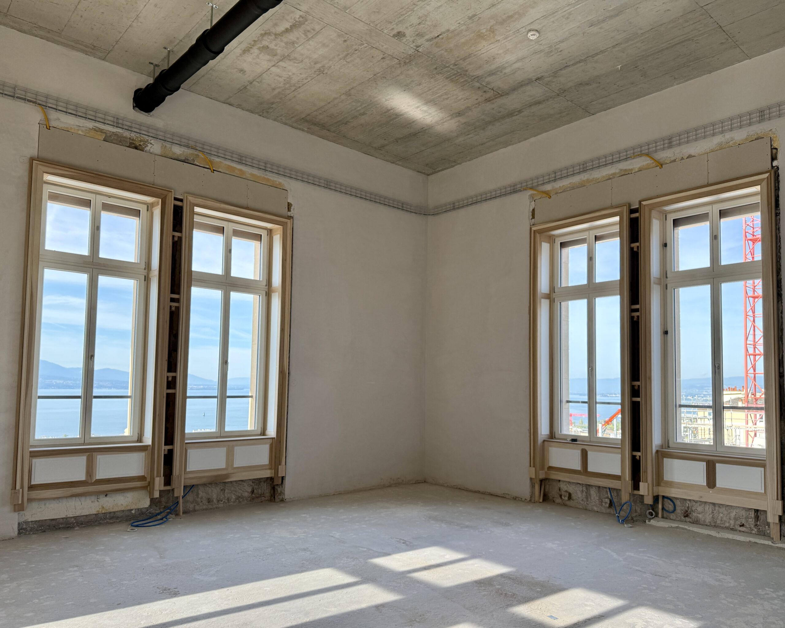 EFG Bank à Lausanne, salle d'angle en chantier avec vue sur le lac